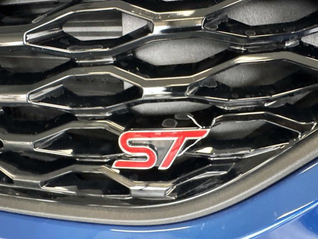 Used 2023 Ford Explorer ST w/ Equipment Group 401A image 9