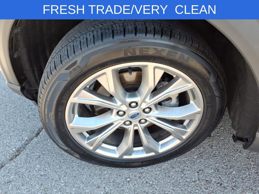 Used 2021 Ford Explorer Limited w/ Equipment Group 301A AWD/4WD image 21