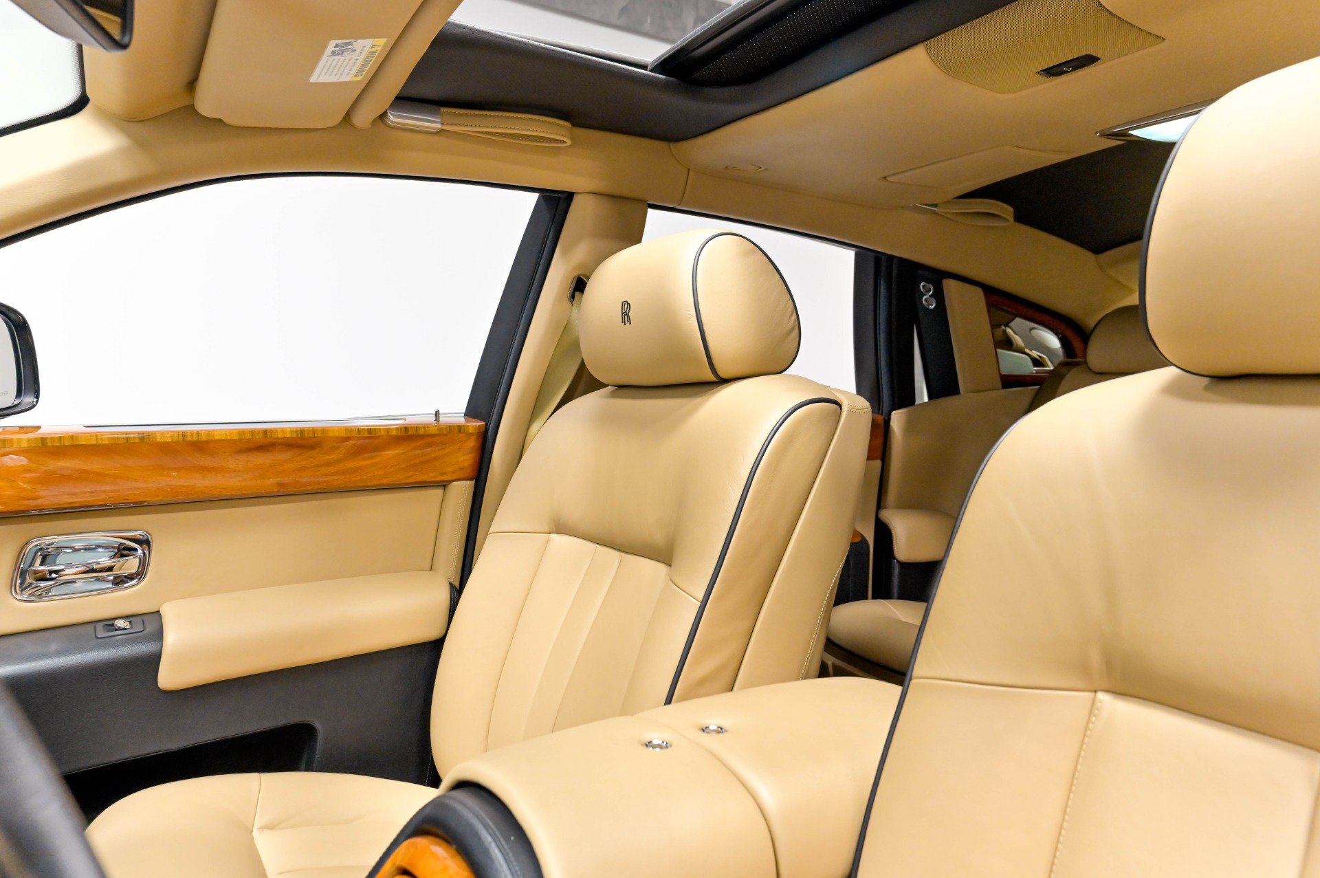 Used 2013 Rolls-Royce Phantom Sedan RWD image 16