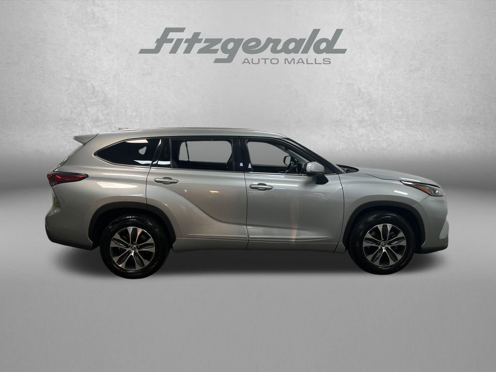 Used 2020 Toyota Highlander XLE image 7