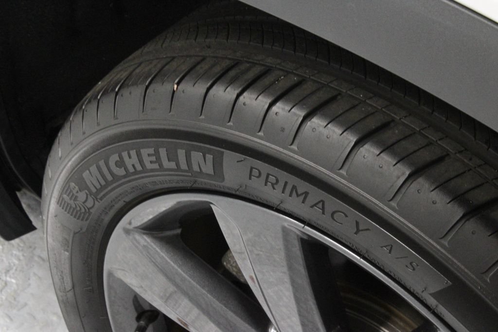 Used 2025 Honda Pilot Sport image 19