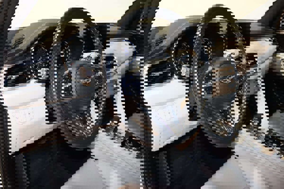 Used 2024 Genesis G70 2.5T image 35