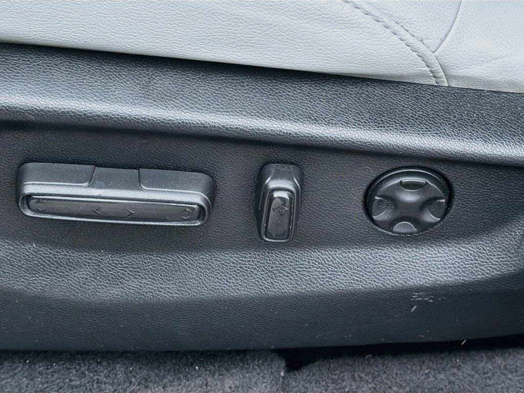 Used 2018 Honda CR-V Touring image 25