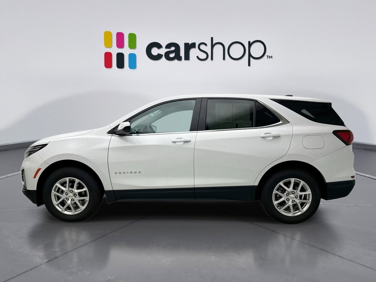 Used 2024 Chevrolet Equinox LT w/ Driver Convenience Package image 2