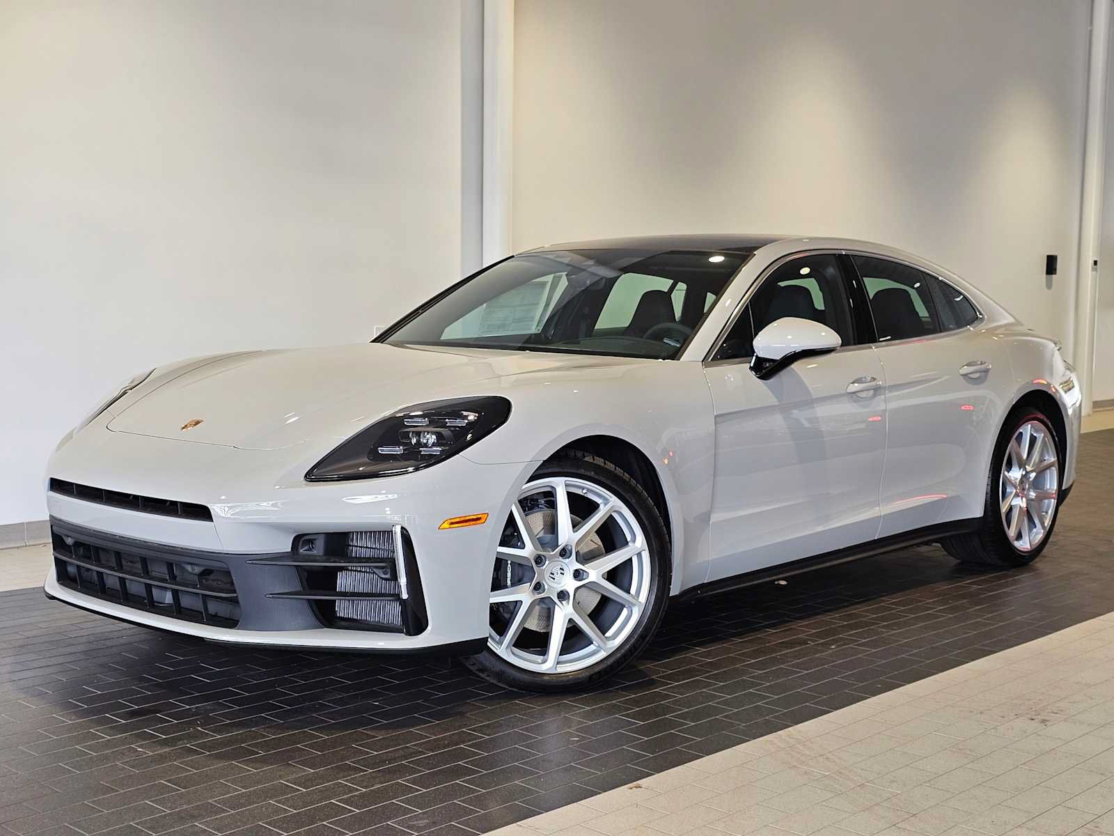 New 2025 Porsche Panamera 4
