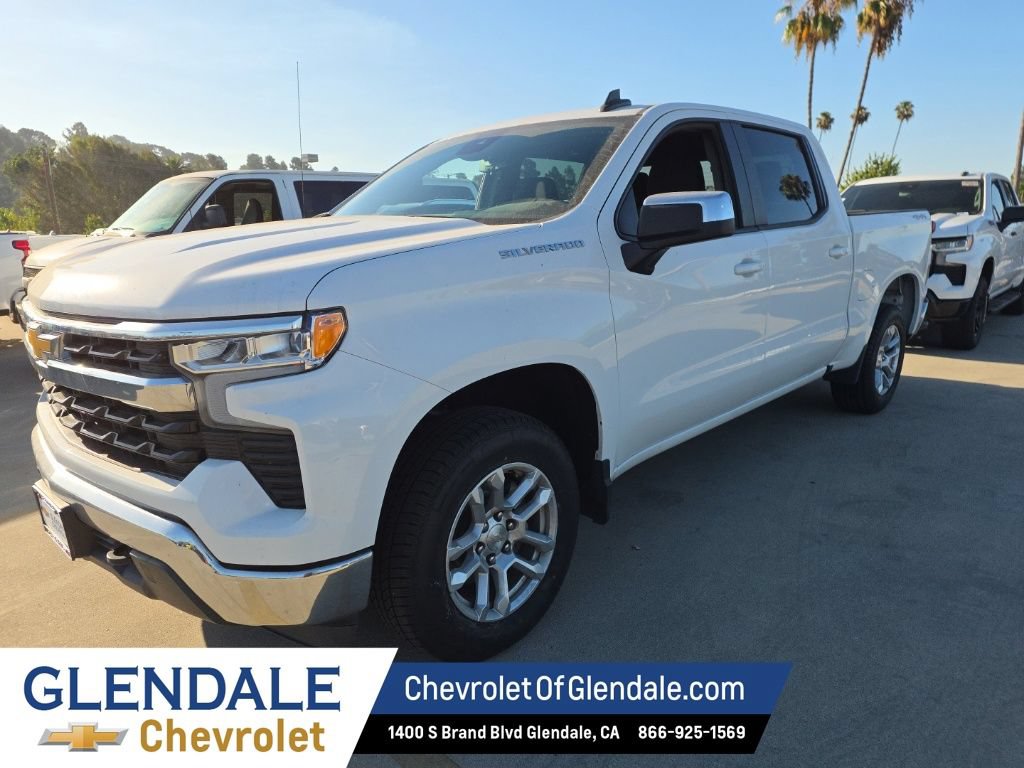 Used 2023 Chevrolet Silverado 1500 LT AWD/4WD image 2