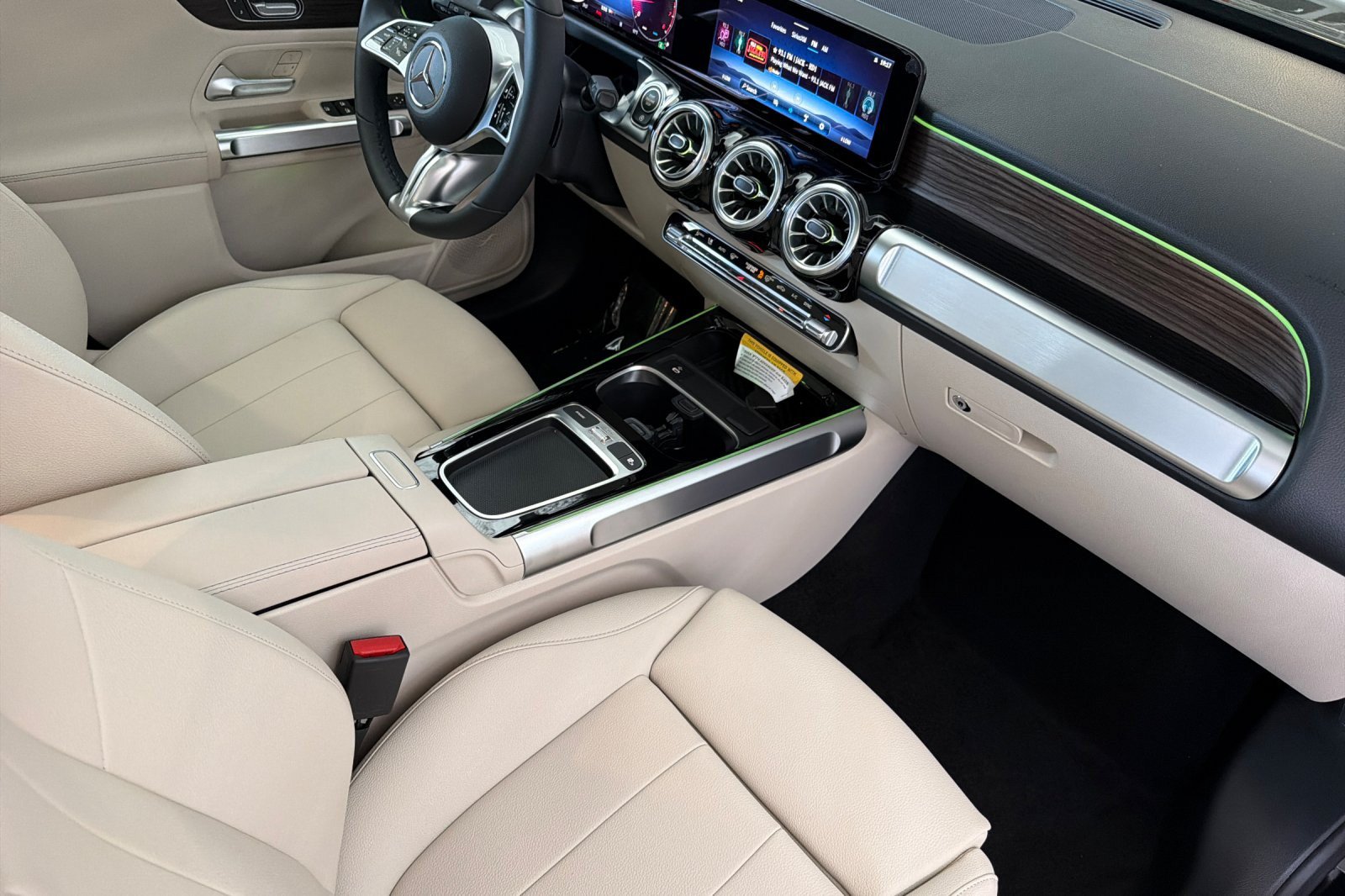 New 2026 Mercedes-Benz GLB 250 image 14
