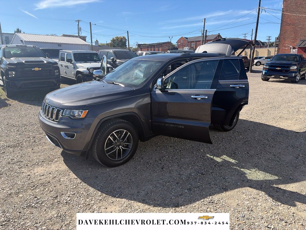 Used 2020 Jeep Grand Cherokee Limited AWD/4WD image 25