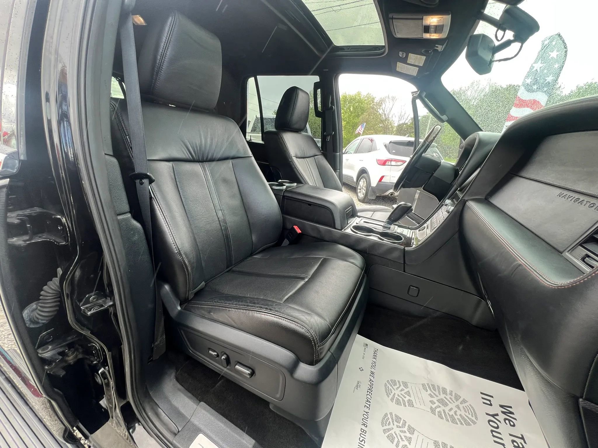Used 2016 Lincoln Navigator Reserve AWD/4WD image 16