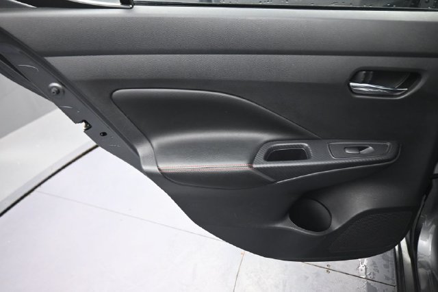 Used 2024 Nissan Versa SR FWD image 18