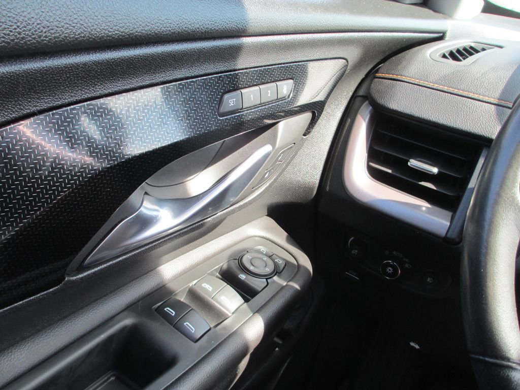 Used 2022 GMC Terrain AT4 w/ Infotainment Package II image 27