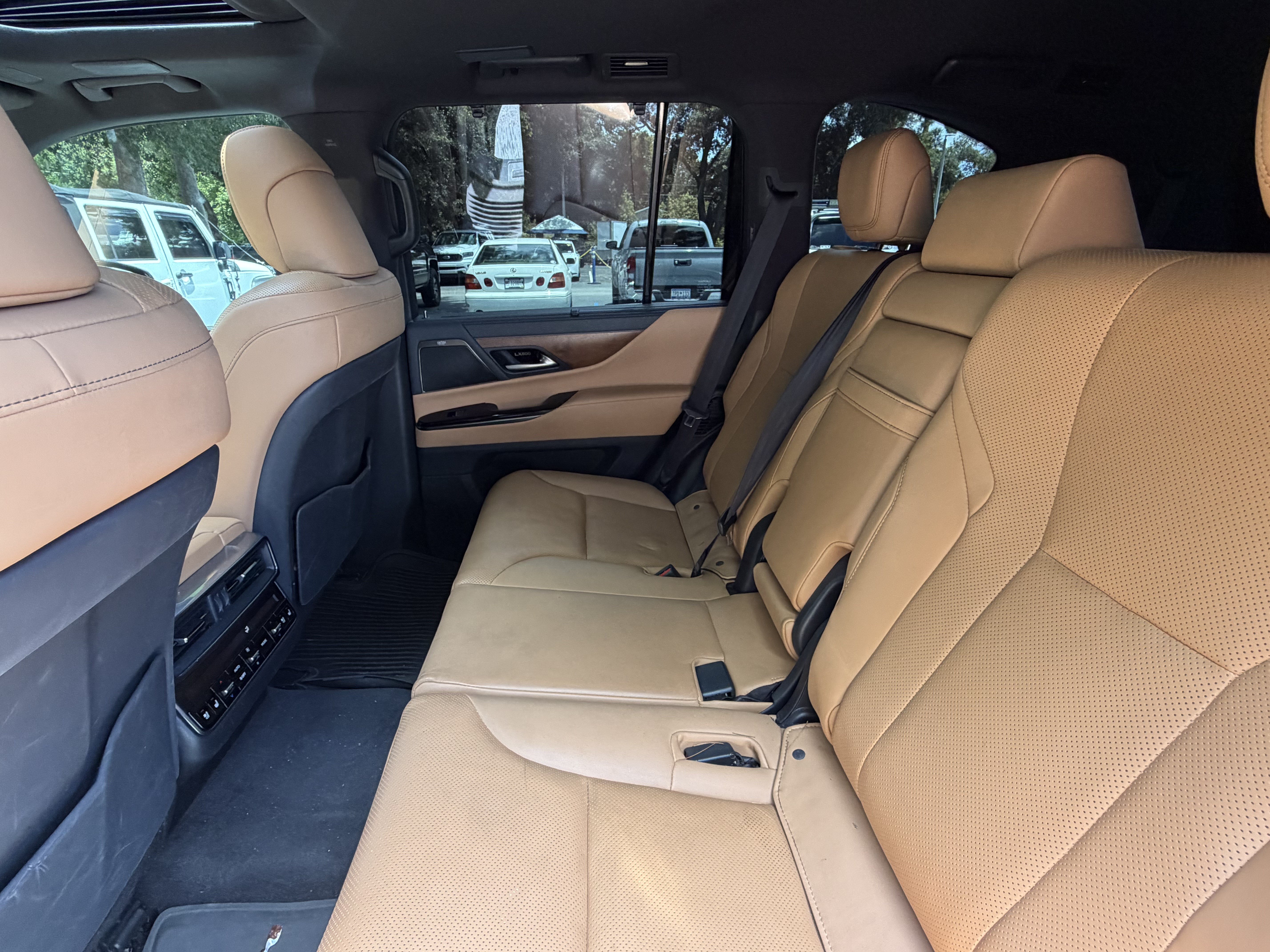 Used 2023 Lexus LX 600 4WD w/ Appearance Package image 32