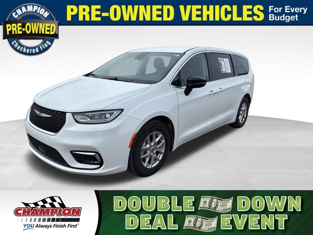 Used 2024 Chrysler Pacifica Touring-L