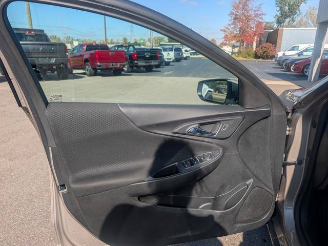 Used 2024 Chevrolet Malibu LT FWD image 8
