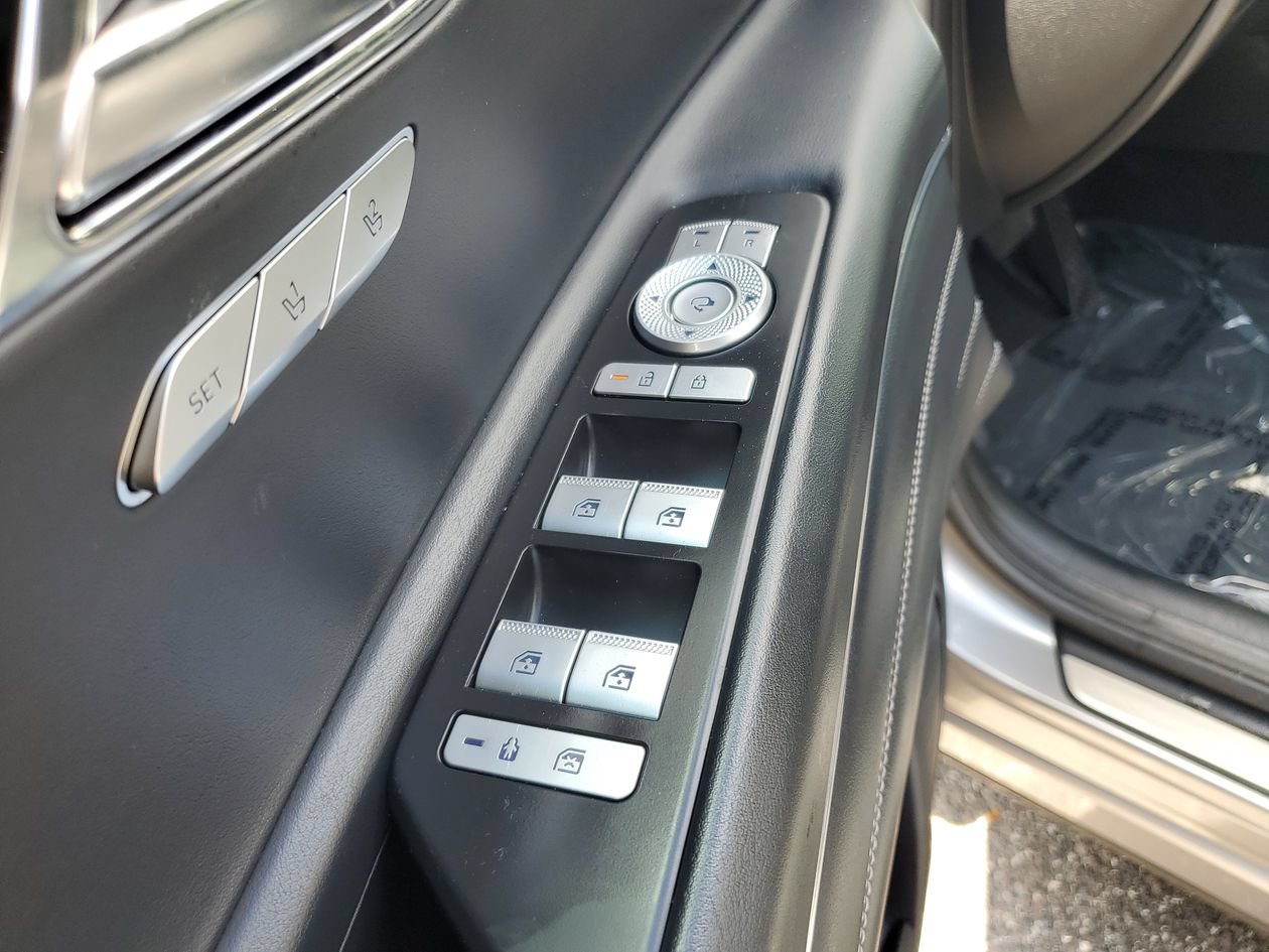 Used 2025 Genesis GV80 2.5T Standard AWD/4WD image 17