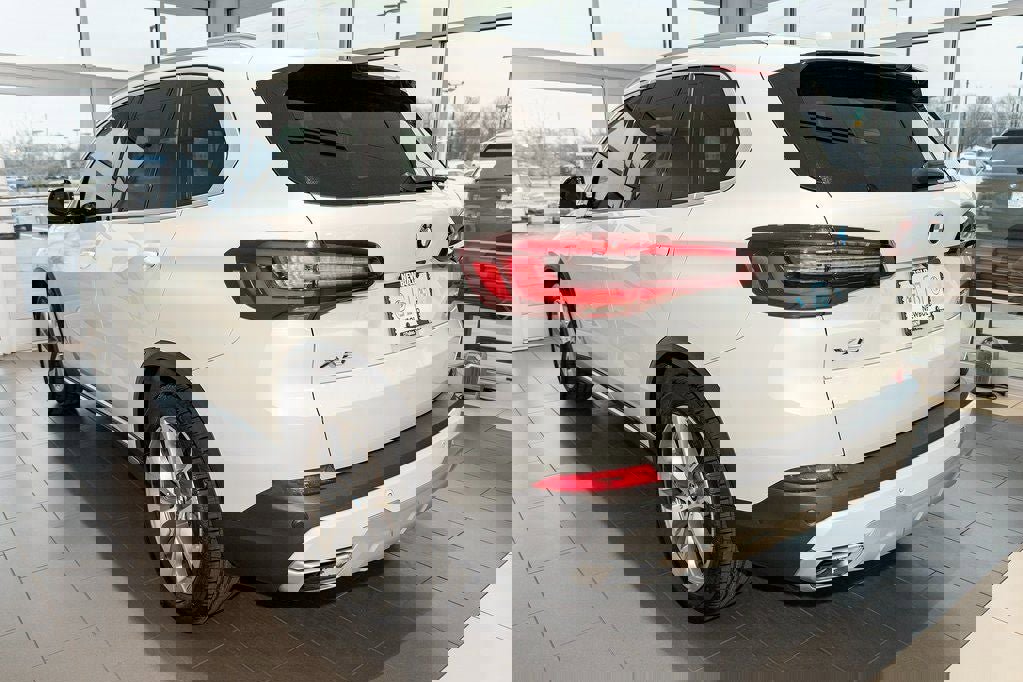 Used 2022 BMW X5 xDrive40i w/ Premium Package image 4