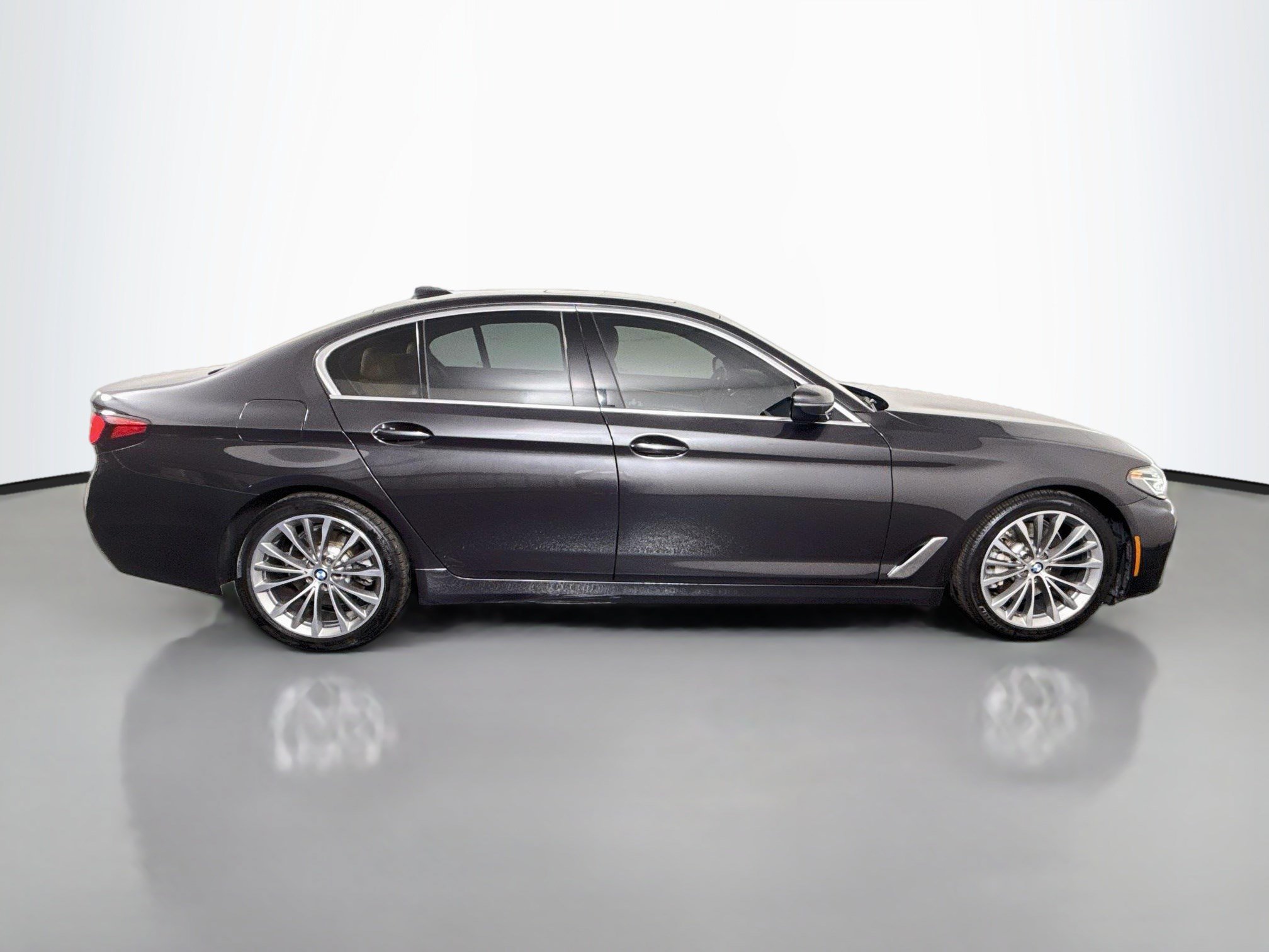 Used 2021 BMW 530i w/ Premium Package RWD image 11