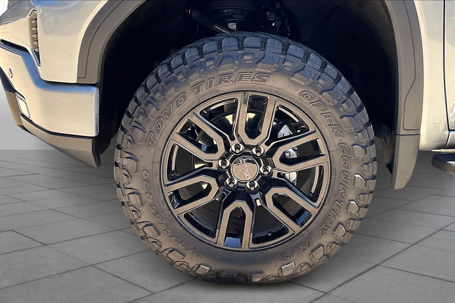 Used 2026 GMC Sierra 1500 AT4 w/ AT4 Premium Package image 11