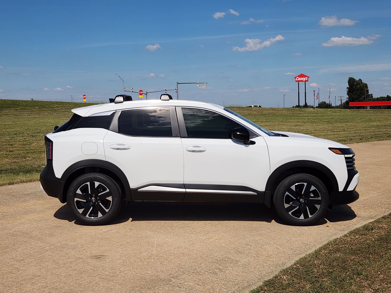 New 2026 Nissan Kicks SV w/ SV Premium Package image 7