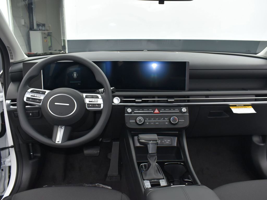 Used 2025 Hyundai Tucson SE image 10