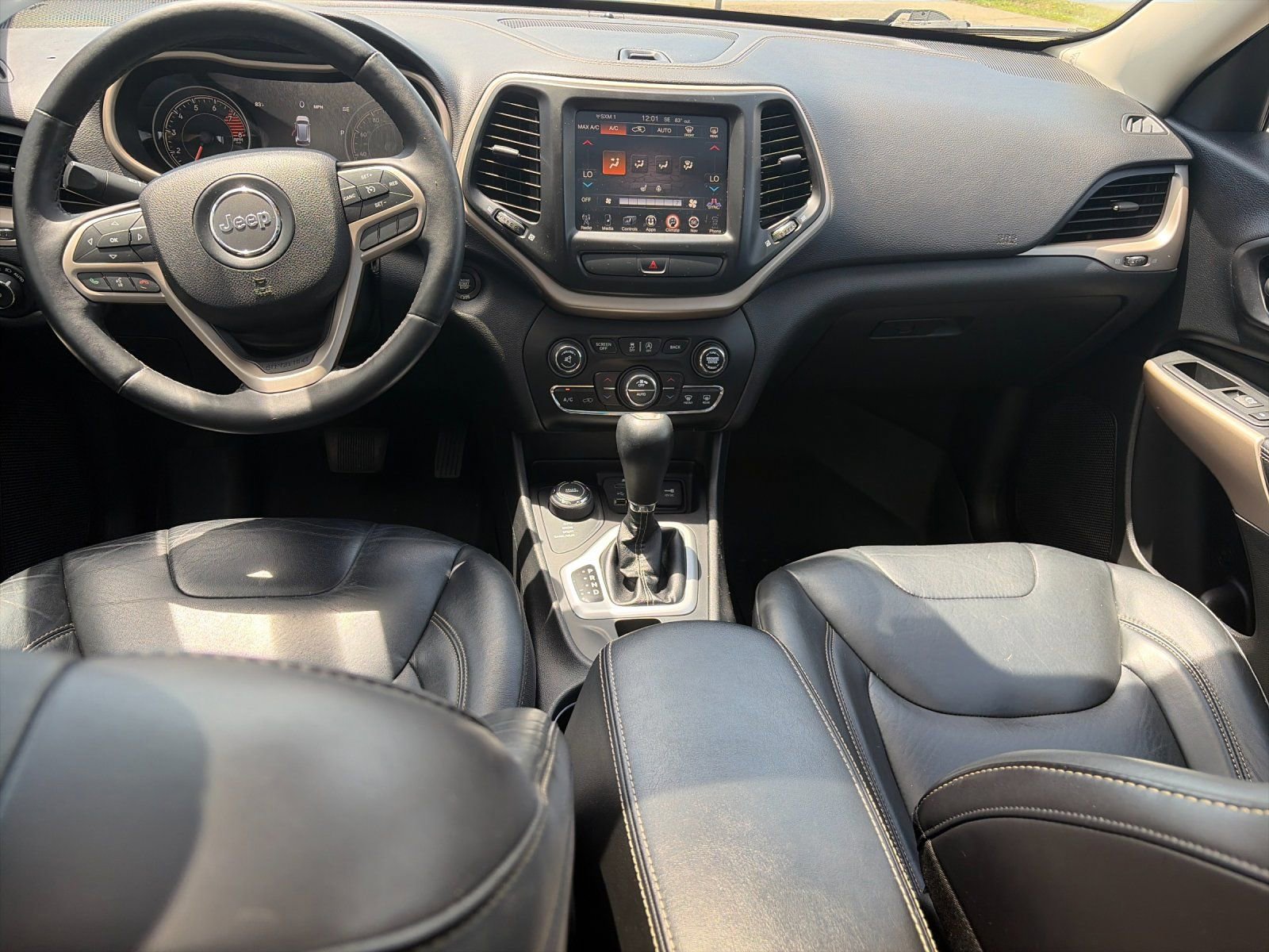 Used 2017 Jeep Cherokee Limited AWD/4WD image 14
