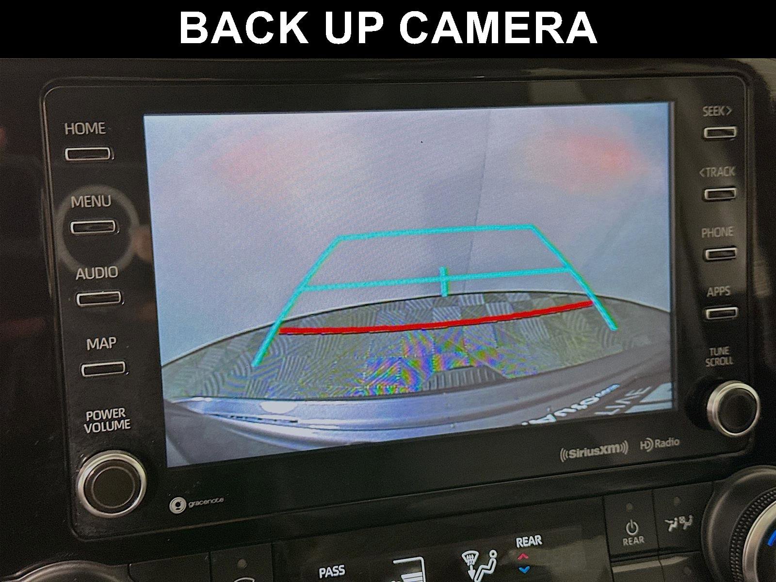 Used 2022 Toyota Highlander XLE AWD/4WD image 6