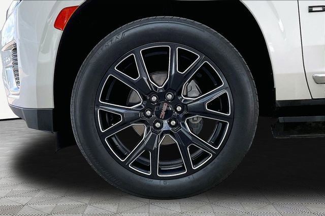 Used 2024 GMC Yukon Denali RWD image 23