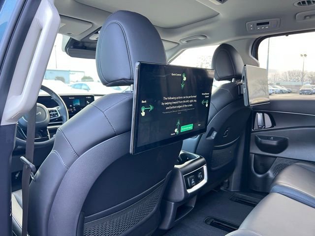 Certified 2025 Kia Carnival SX image 12