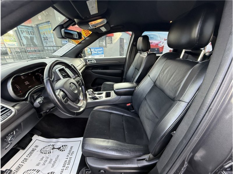Used 2018 Jeep Grand Cherokee Altitude image 18