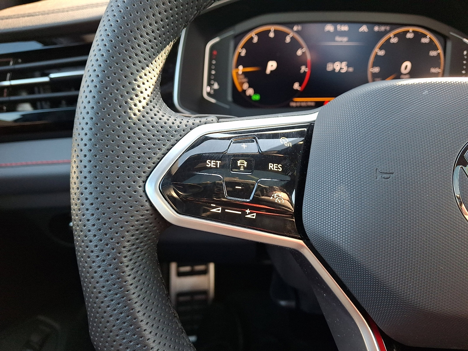 Certified 2025 Volkswagen Jetta GLI Autobahn w/ GLI Black Package image 22