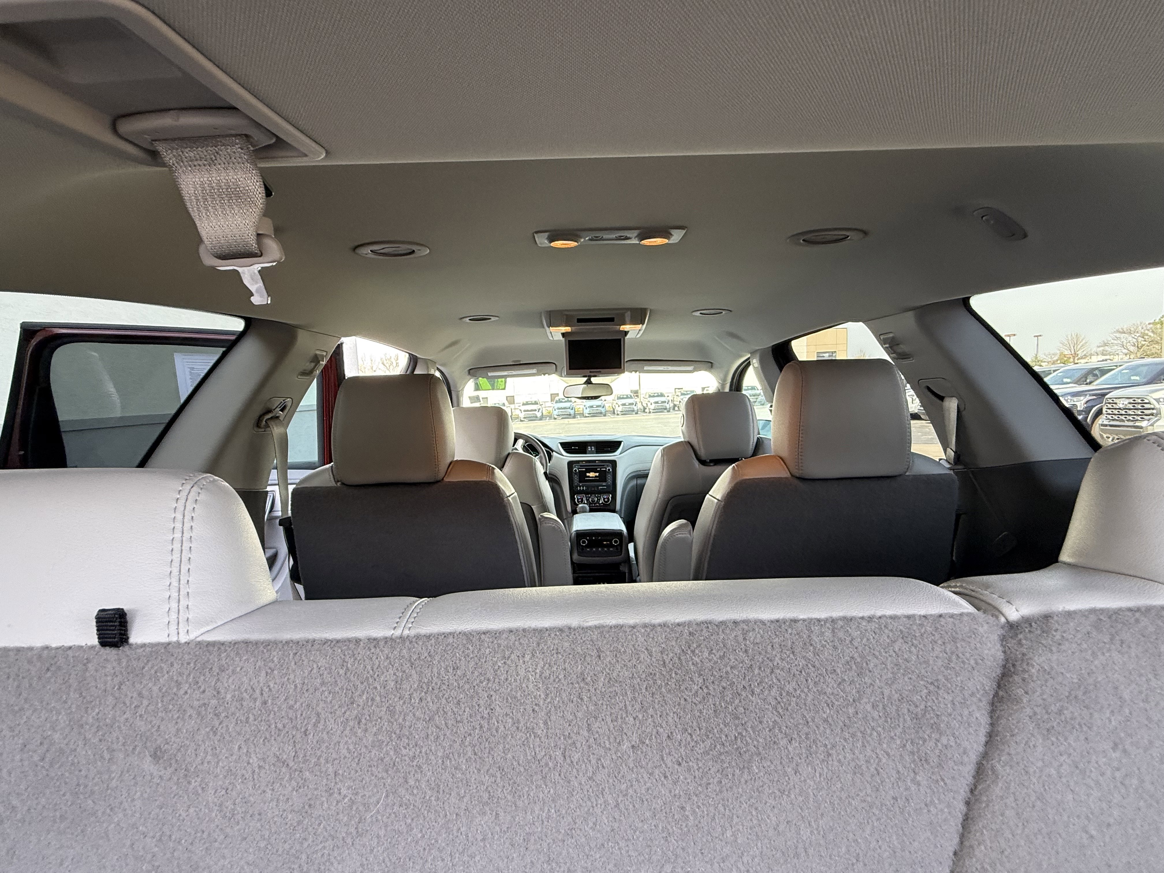 Used 2017 Chevrolet Traverse LT image 8