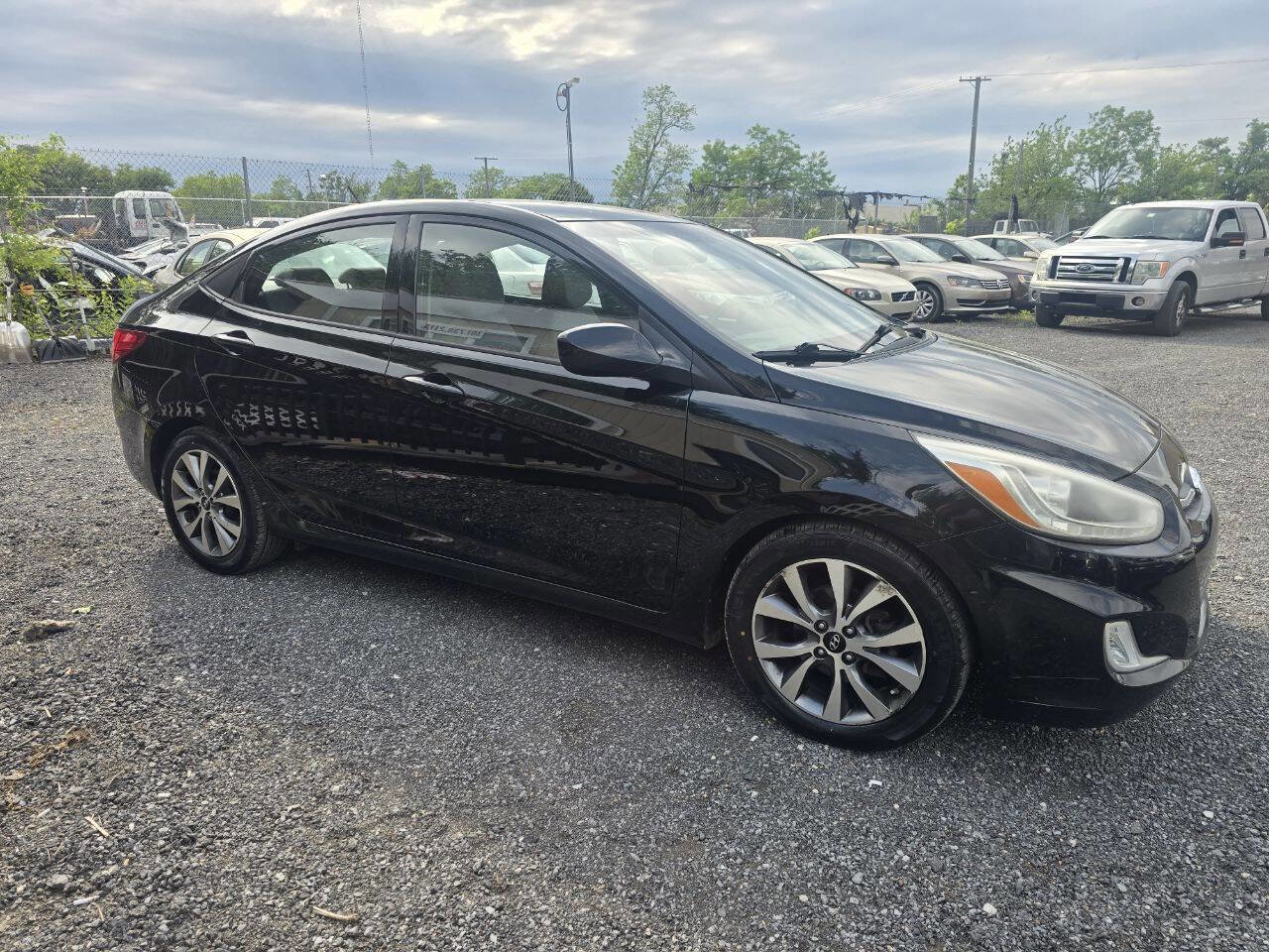 Used 2016 Hyundai Accent SE w/ Option Group 03 FWD image 8