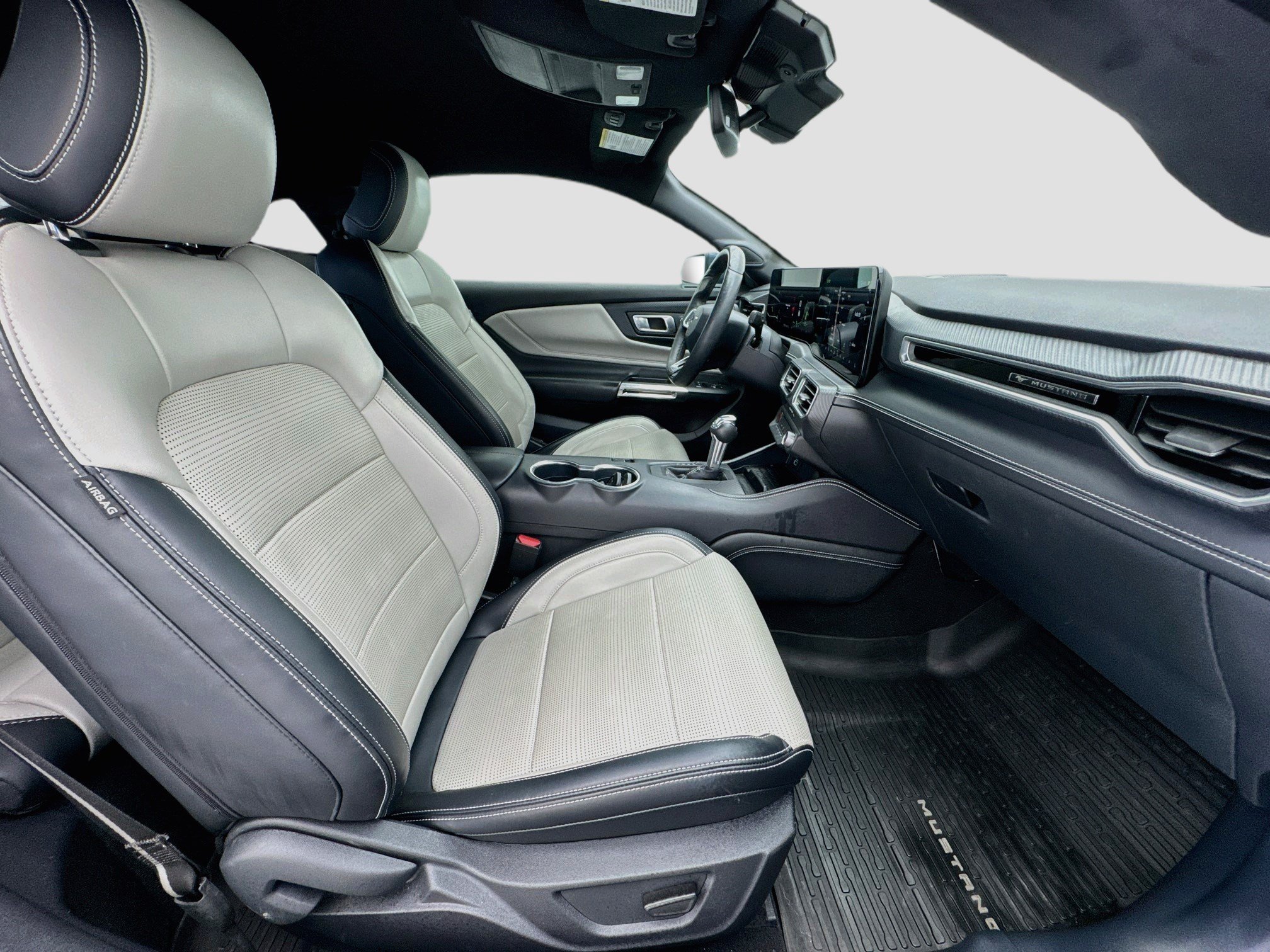Used 2024 Ford Mustang Premium RWD image 18