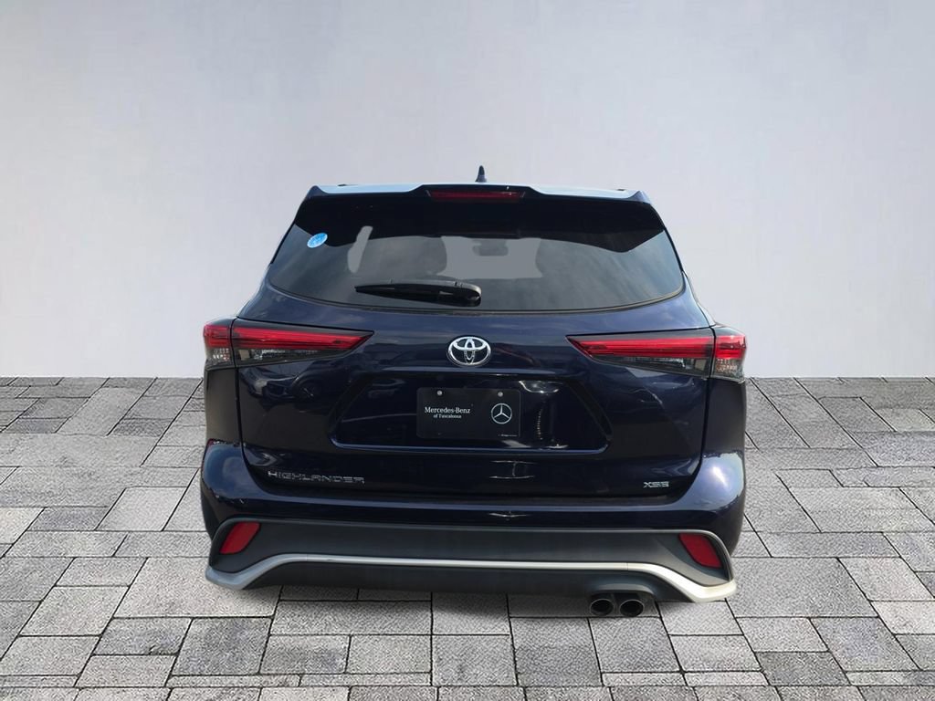 Used 2023 Toyota Highlander XSE FWD image 6