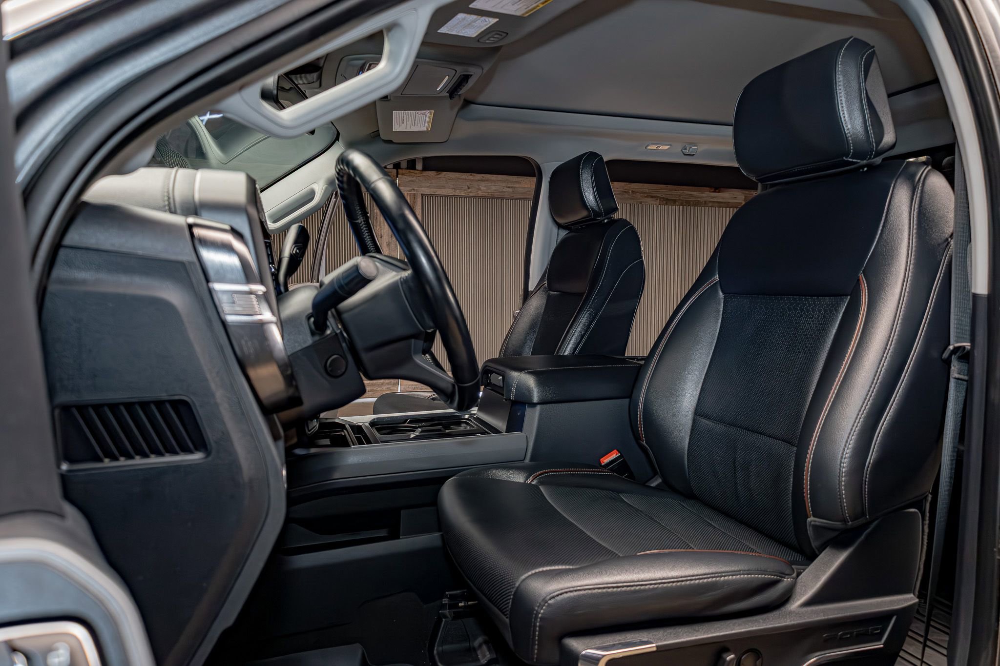 Used 2024 Ford F450 Lariat w/ FX4 Off-Road Package image 21