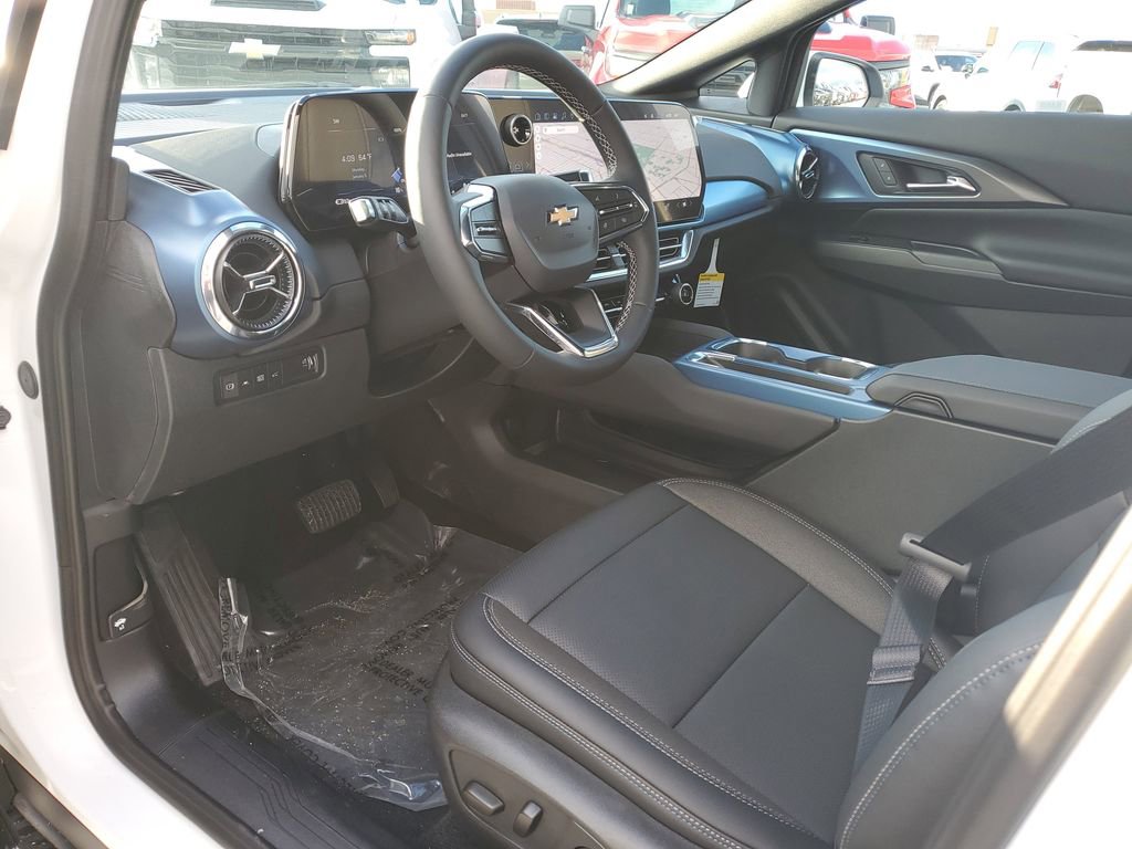 New 2026 Chevrolet Equinox EV LT image 18