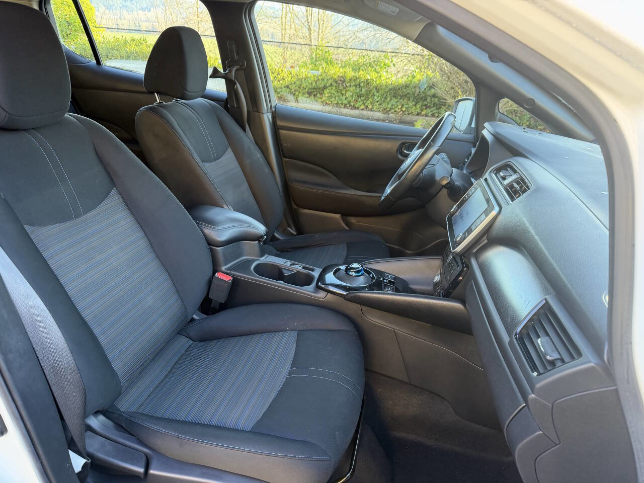 Used 2020 Nissan Leaf SV w/ SV Technology Package image 14