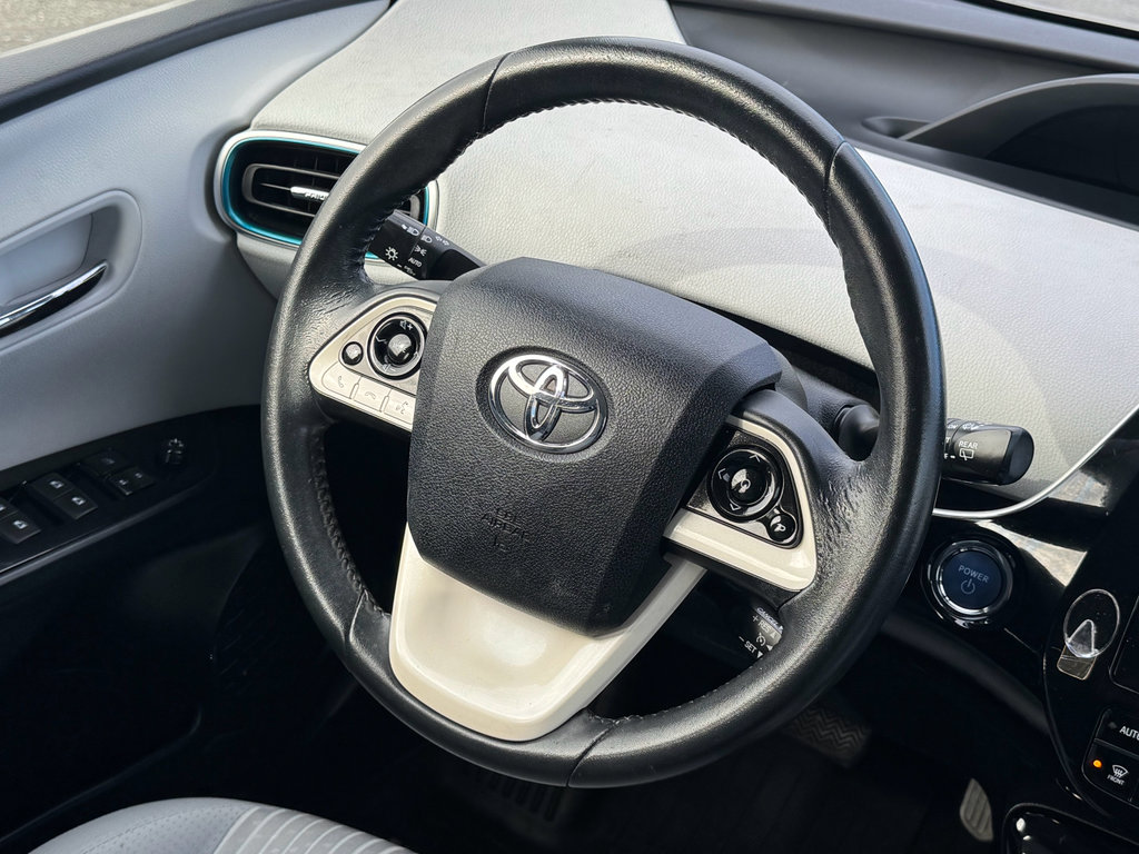 Used 2016 Toyota Prius image 11