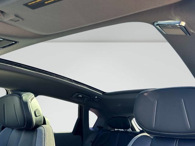 New 2026 Cadillac Optiq Luxury 1 image 9