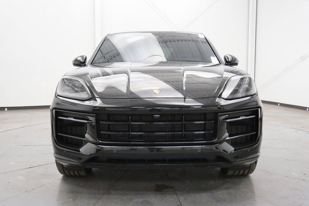 Used 2025 Porsche Cayenne GTS image 2
