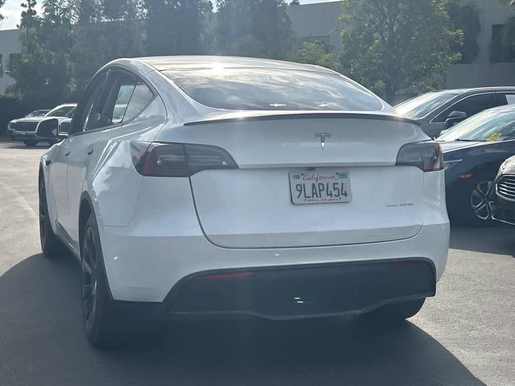 Used 2024 Tesla Model Y Long Range AWD/4WD image 1