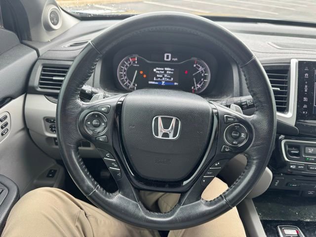 Used 2017 Honda Pilot Touring image 14