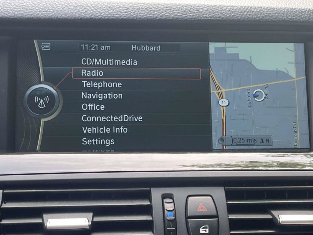 Used 2012 BMW 550i xDrive Sedan AWD/4WD image 21