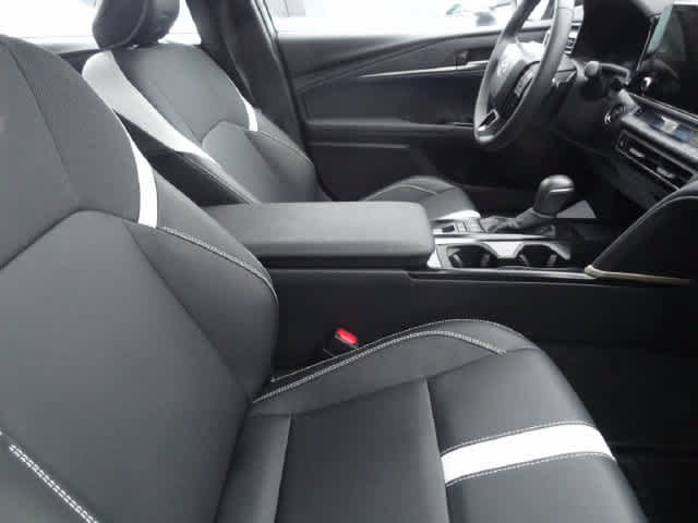 Certified 2026 Toyota Camry SE w/ Convenience Package FWD image 9