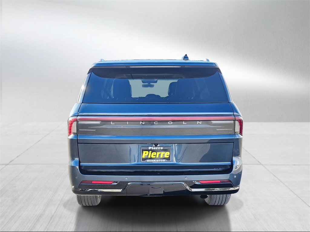 Used 2025 Lincoln Navigator L Reserve image 5