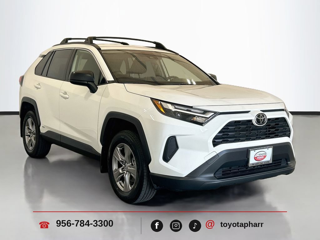 Used 2025 Toyota RAV4 LE AWD/4WD image 3