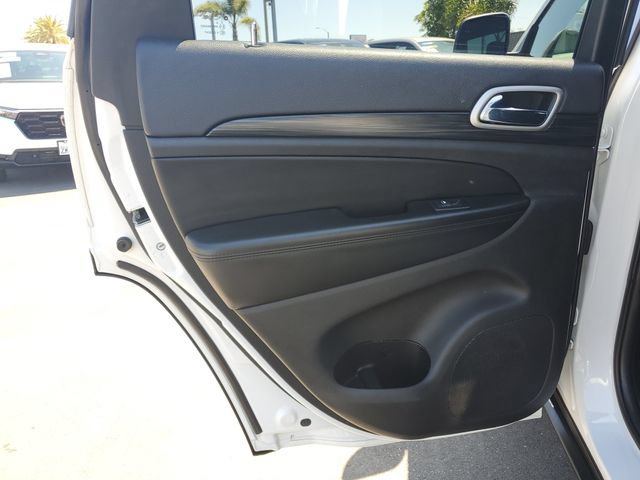 Used 2019 Jeep Grand Cherokee Laredo RWD image 13