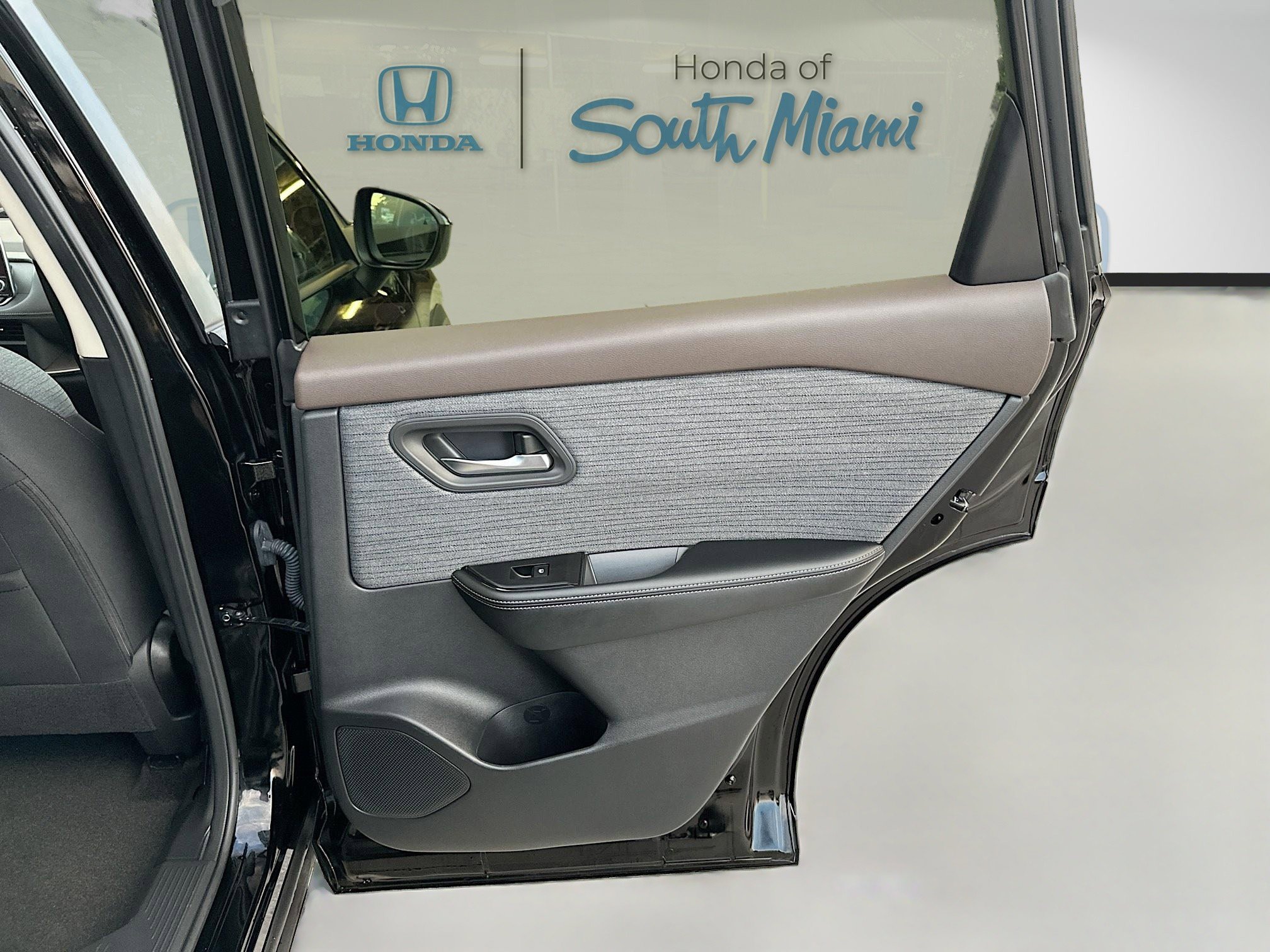 Used 2023 Nissan Rogue SV image 30