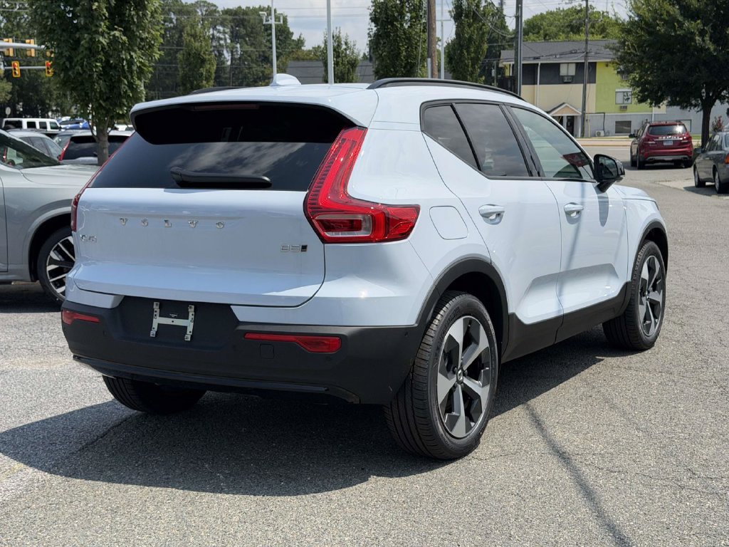 New 2026 Volvo XC40 B5 Plus w/ Protection Package Premier AWD/4WD image 19