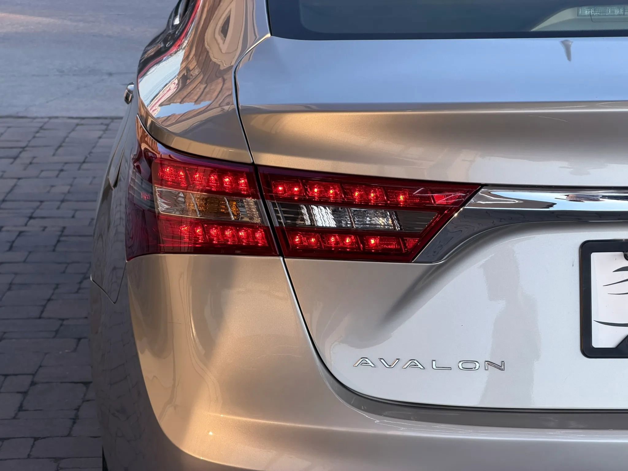 Used 2017 Toyota Avalon Limited FWD image 71